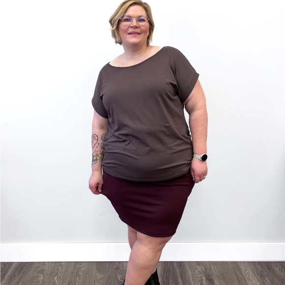 Brand new Buttercream Clothing Pencil Skirt 1X - Picture 1 of 4